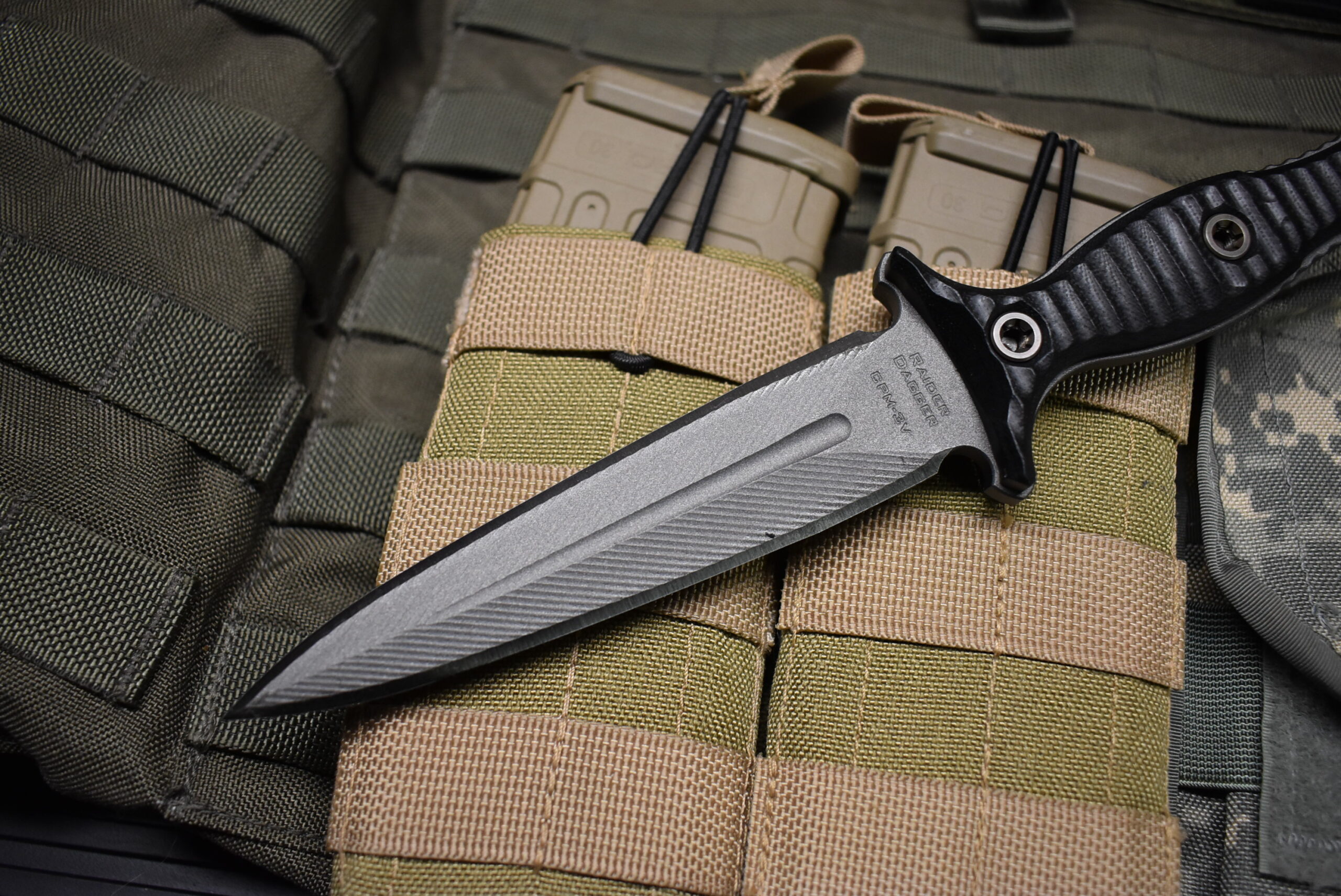 RMJ Tactical Raider Dagger CPM-3V Black - LANTAC Knives