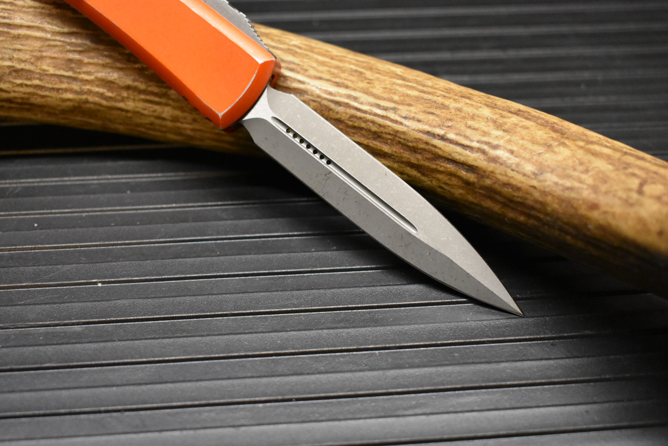 Microtech Ultratech DE Distressed Orange 122-10 DOR - LANTAC Knives