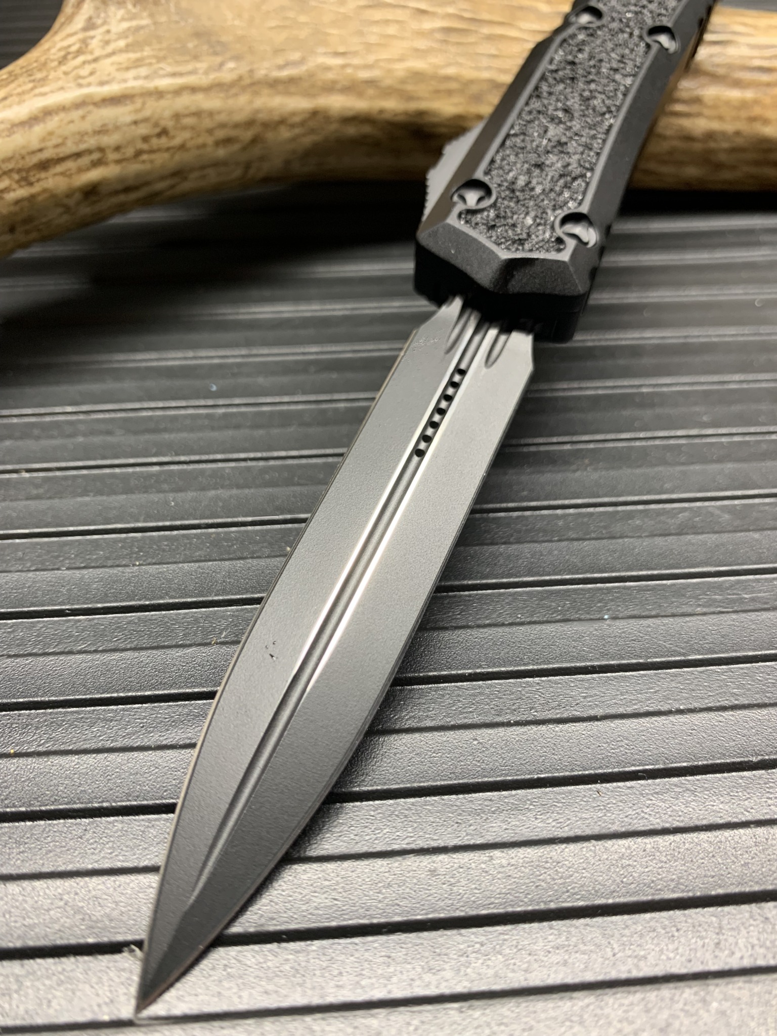 Microtech Makora Signature Series Black Tactical 206-1TS - LANTAC Knives